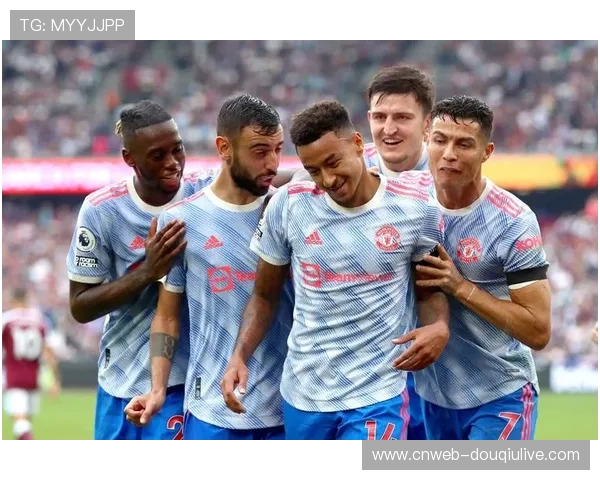 球员合同谈判趋势分析深化，自由转会市场活跃度评估