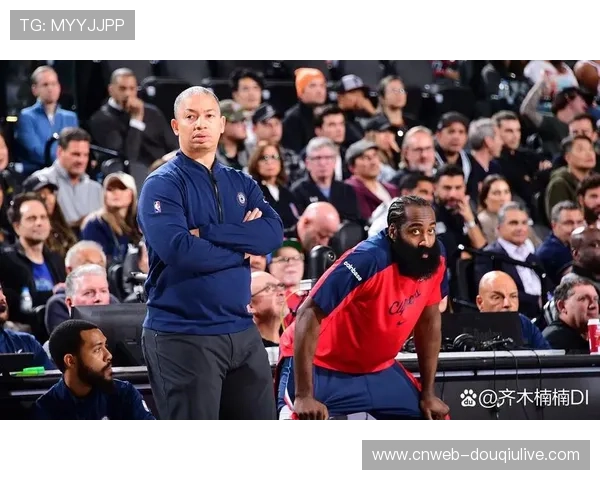 攻防效率揭示西强东弱格局持续深化,西部季后赛竞争惨烈 攻防效率揭示西强东弱格局持续深化,西部季后赛竞争惨烈