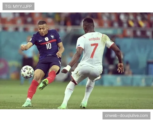 姆巴佩独中两元，巴黎圣日耳曼主场3-1击败皇马占先机